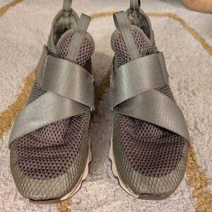 Sorel Kinetic Alpine Tundra Running Sneakers Olive Green Women's Size 7